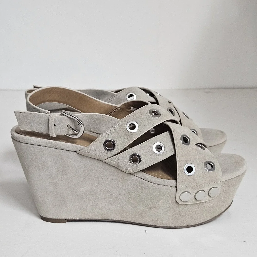 Marc Fisher Women's 7M Suede Platform Wedge Sandals Stud Retro Rocker Chic 3.75